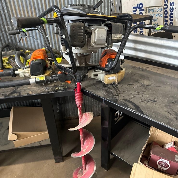 Earthquake Gas 2-Person Auger Model 9800K