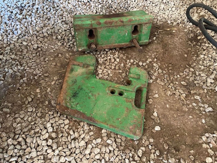 john-deere-suitcase-weight-and-bracket-image-1