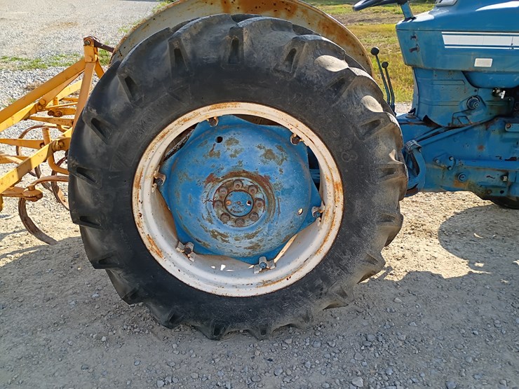 1972-ford-tractor-image-50