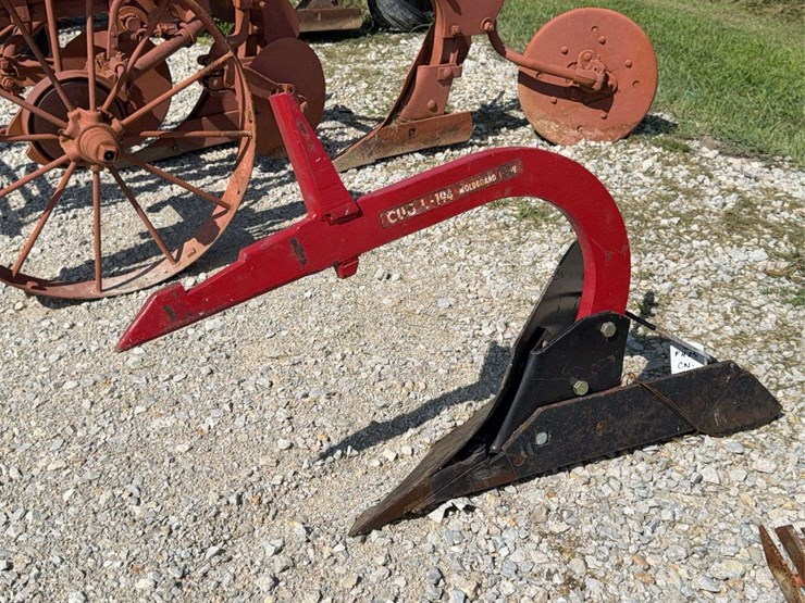 single-bottom-fast-hitch-plow-image-1