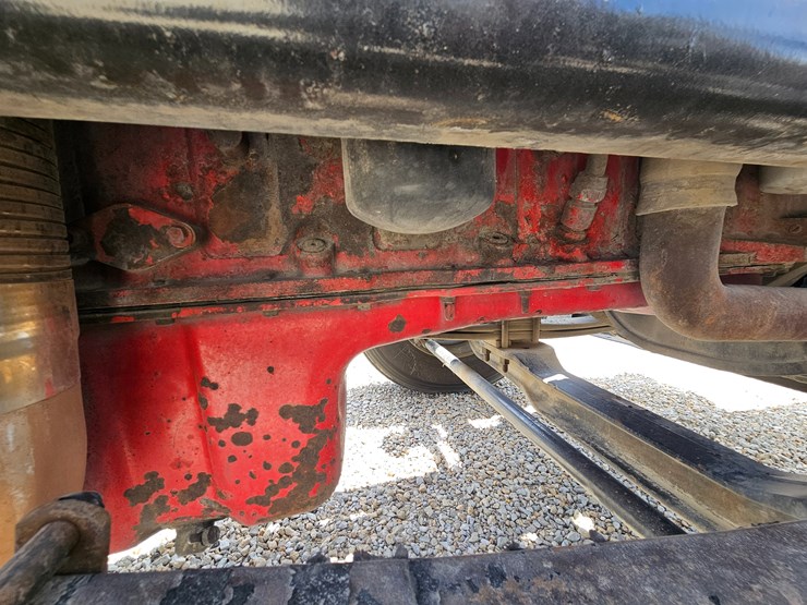 2010-peterbilt-389-image-56