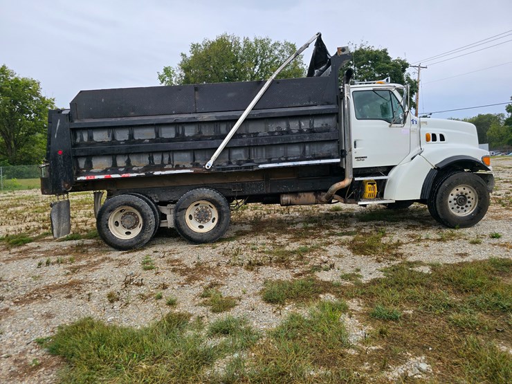 1999-sterling-l9511-image-25