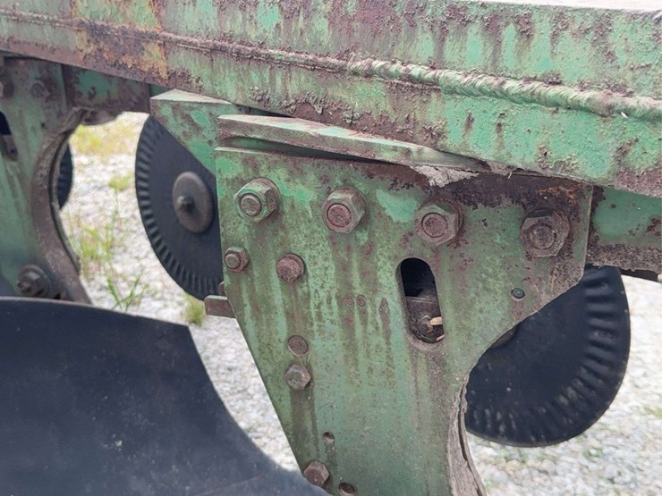 john-deere-4-bottom-plow-image-22