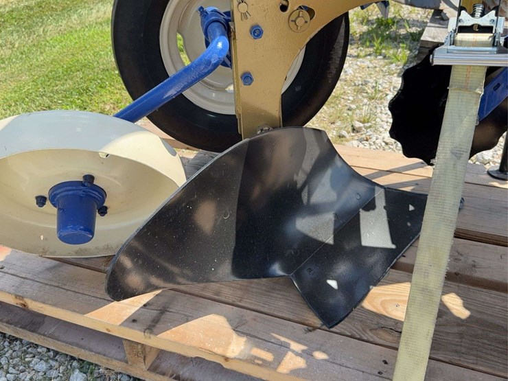 2-bottom-2-way-plow-image-26