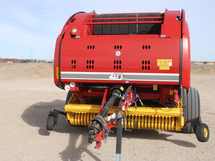 2015-new-holland-roll-belt-560-image-18