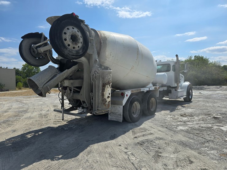 2014-peterbilt-365-image-28