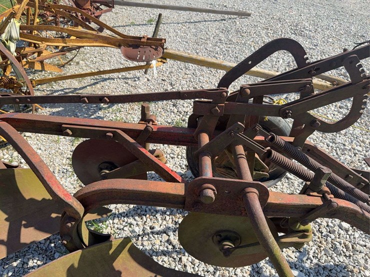 2-bottom-trip-plow-image-15