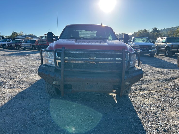 2013-chevrolet-2500-image-8