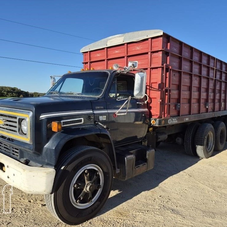 1988 CHEVROLET GRAIN TRUCK 8460