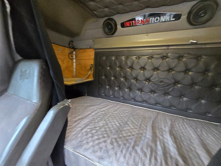 1999-international-9400-image-90