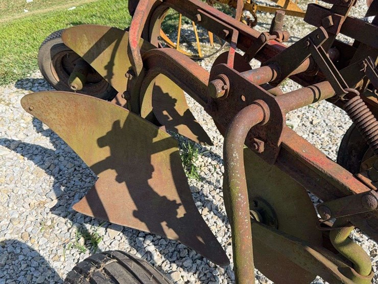 2-bottom-trip-plow-image-13