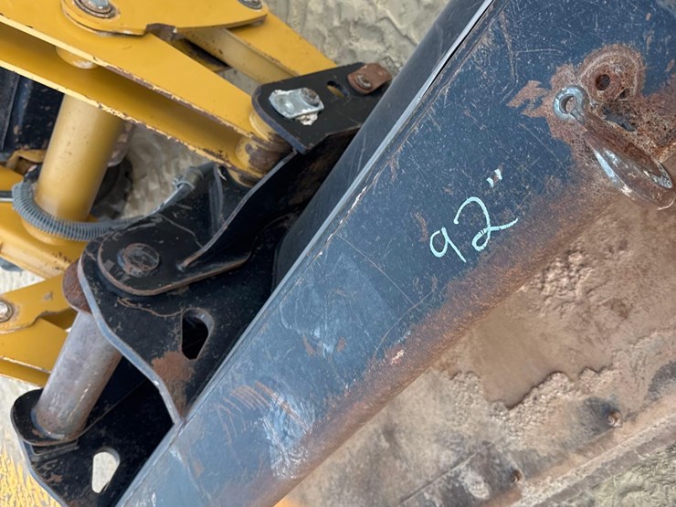 2018-caterpillar-420f2-it-image-26