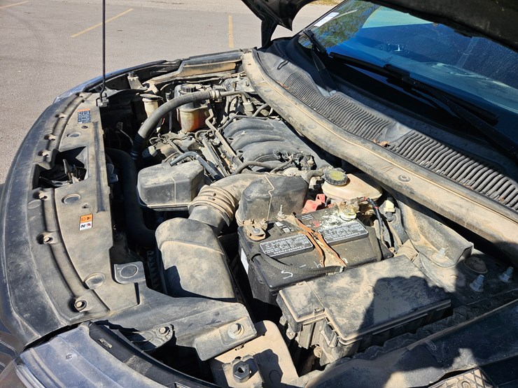 2017-ford-explorer-image-21