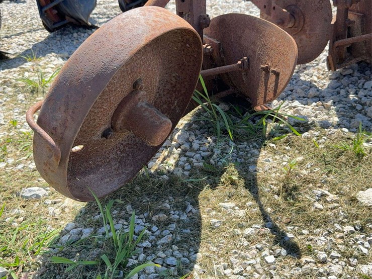 3-bottom-fast-hitch-plow-image-13