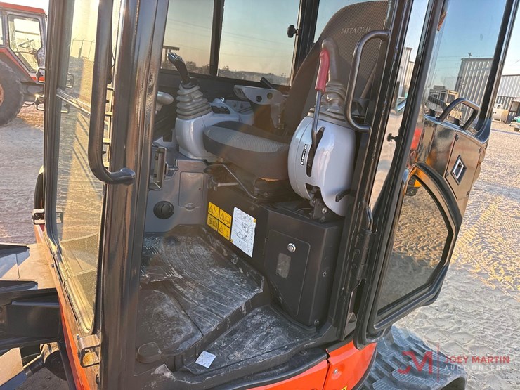 hitachi-zx55u-5a-image-21