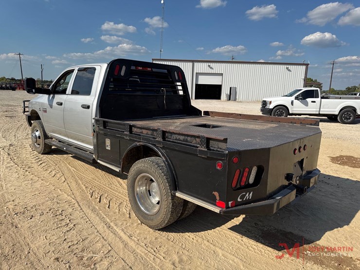 2011-ram-3500-heavy-duty-flatbed-truck-image-3