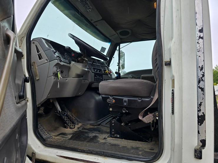 1999-sterling-l9511-image-87