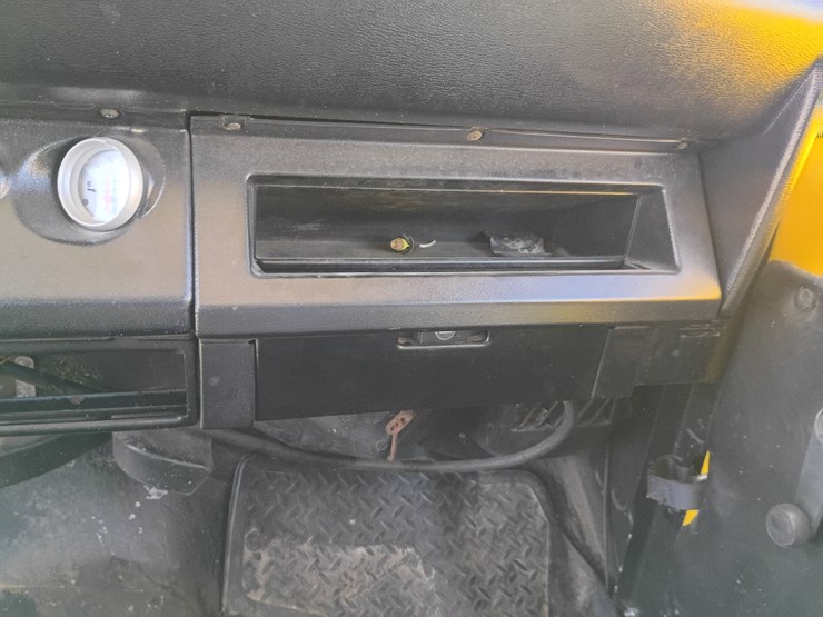 1995-jeep-wrangler-image-36