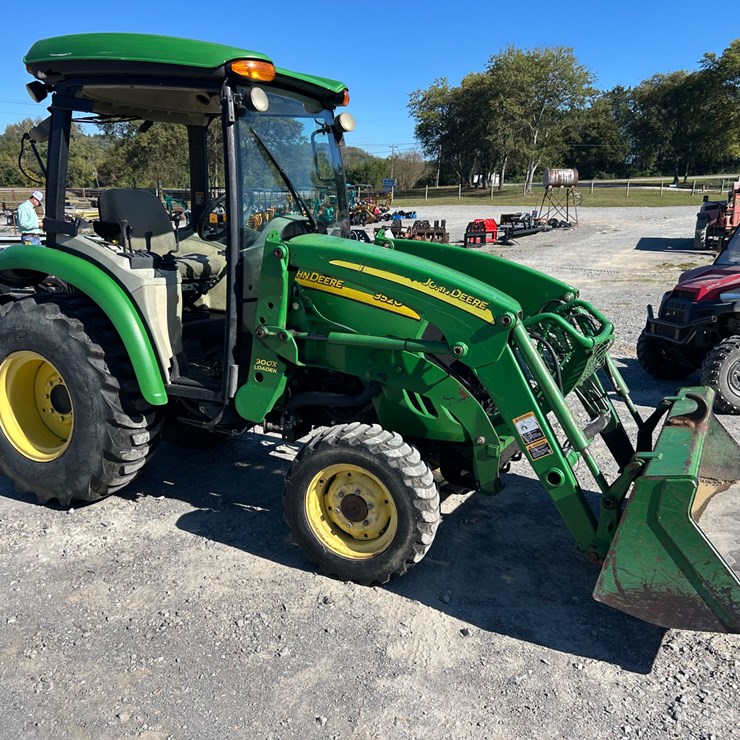 JOHN DEERE 3520