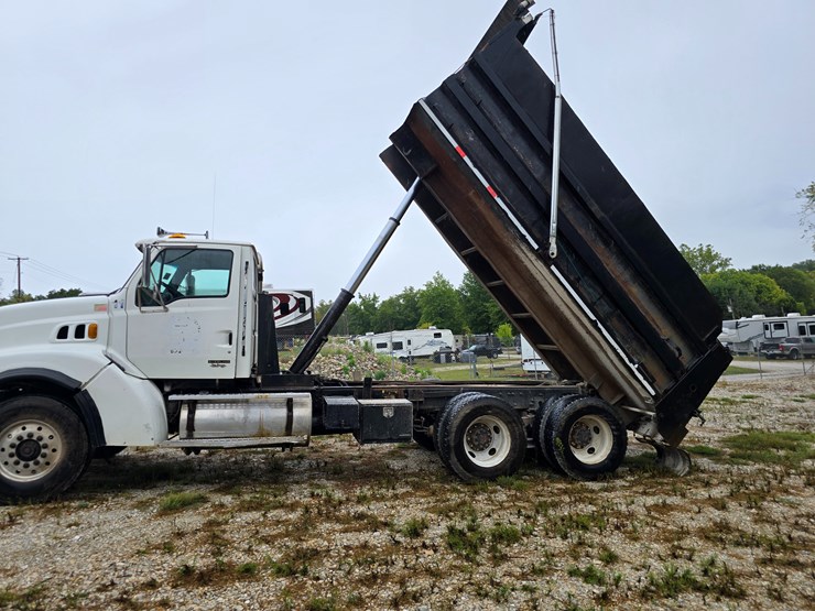 1999-sterling-l9511-image-42