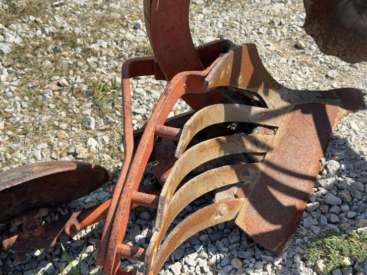 2-bottom-plow-image-13