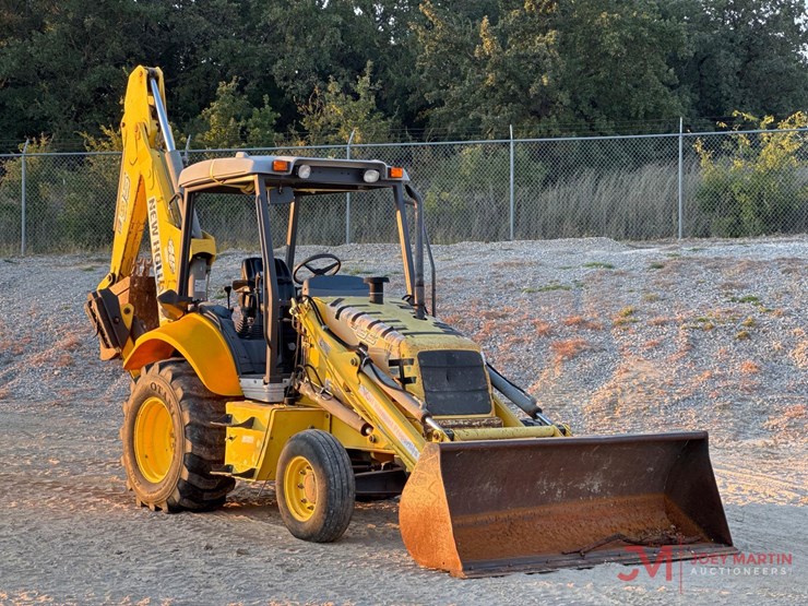 new-holland-b95-image-1