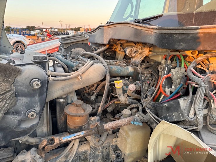 2006-international-durastar-4300-image-23