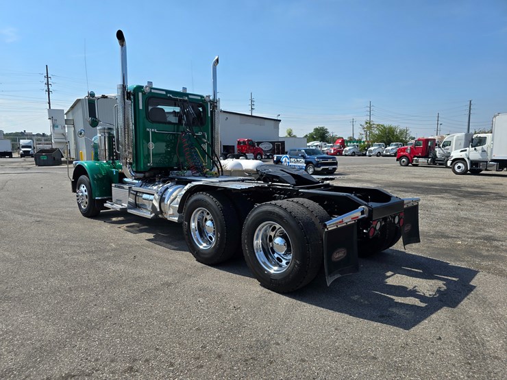 2014-peterbilt-388-image-20