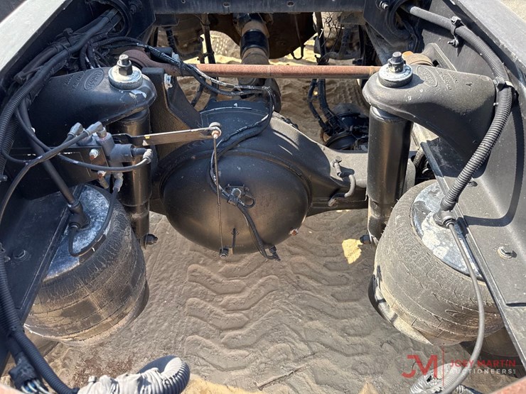 peterbilt-389-image-9