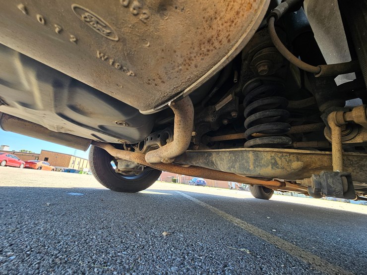 2014-ford-explorer-image-53