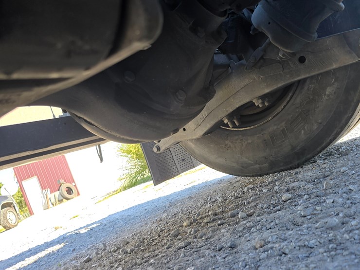 2015-peterbilt-579-image-101