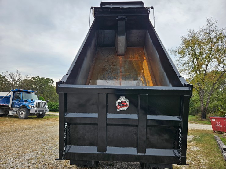 2015-kenworth-t800-image-34