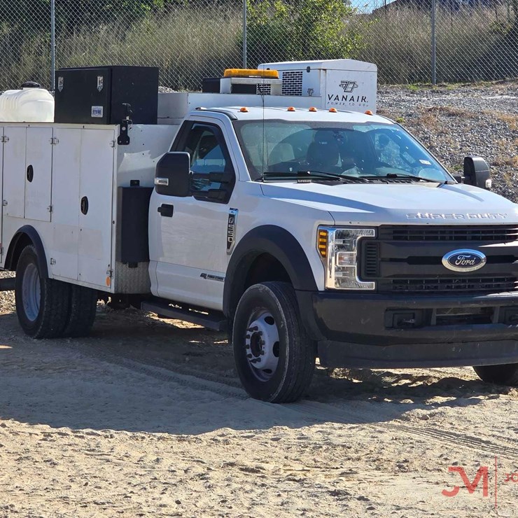 2017 FORD F550
