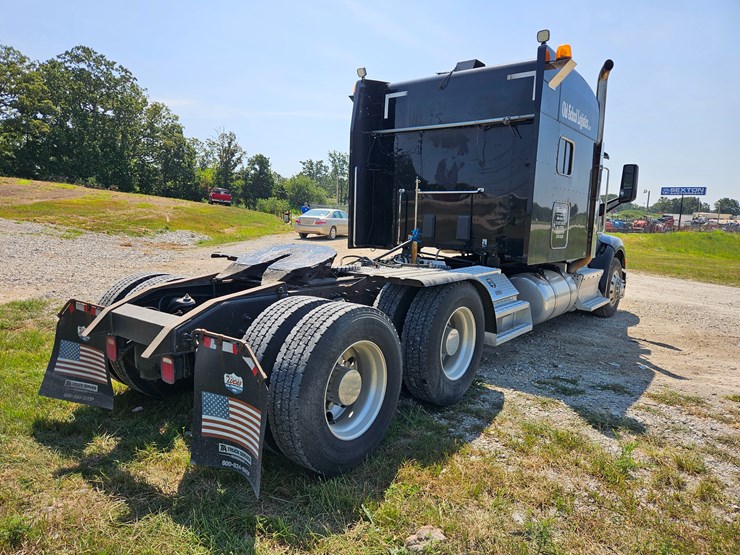 2017-peterbilt-579-image-20
