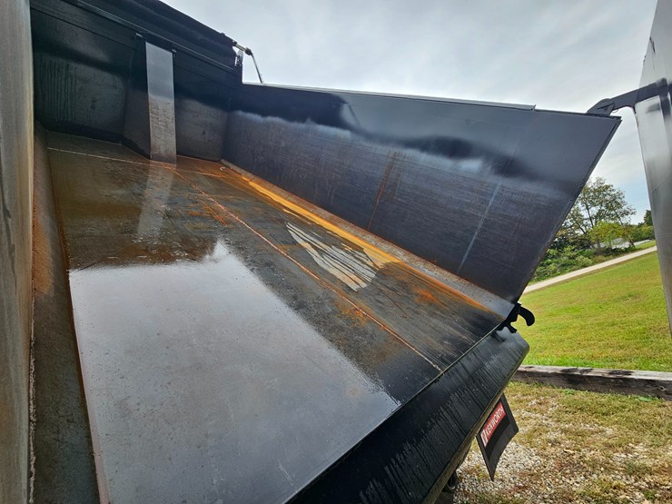 2015-kenworth-t800-image-47