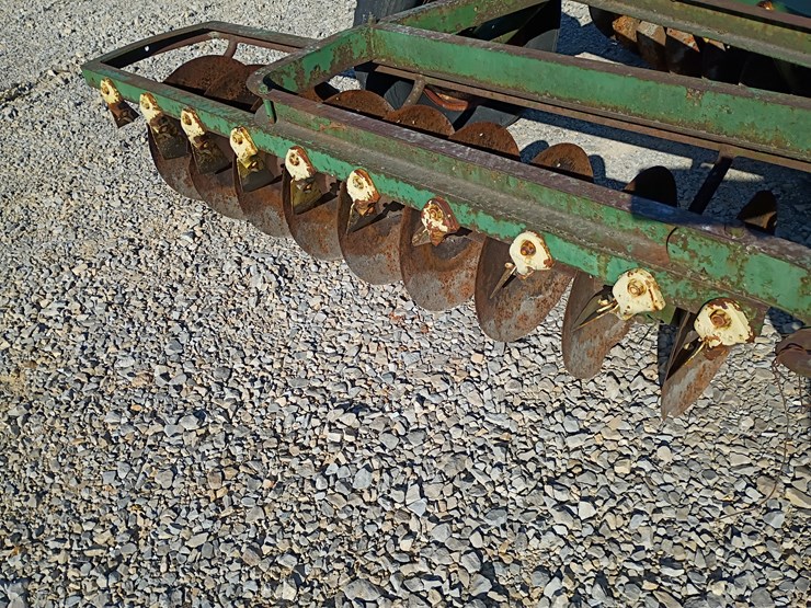 john-deere-12-image-19