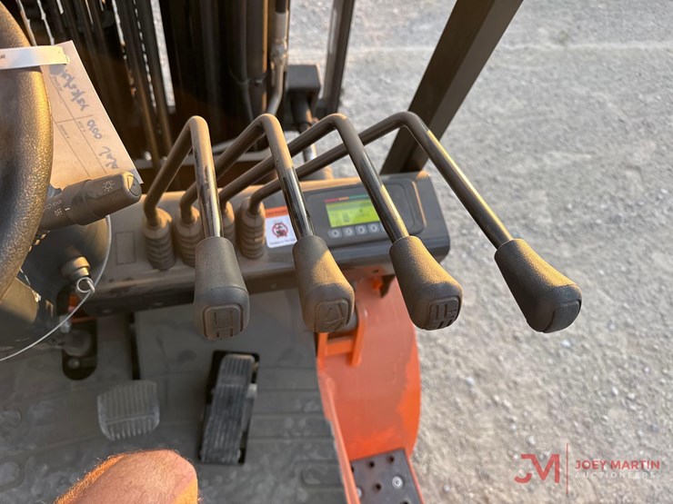 new/unused-e-picker-model-efl30-189-electric-forklift-image-15