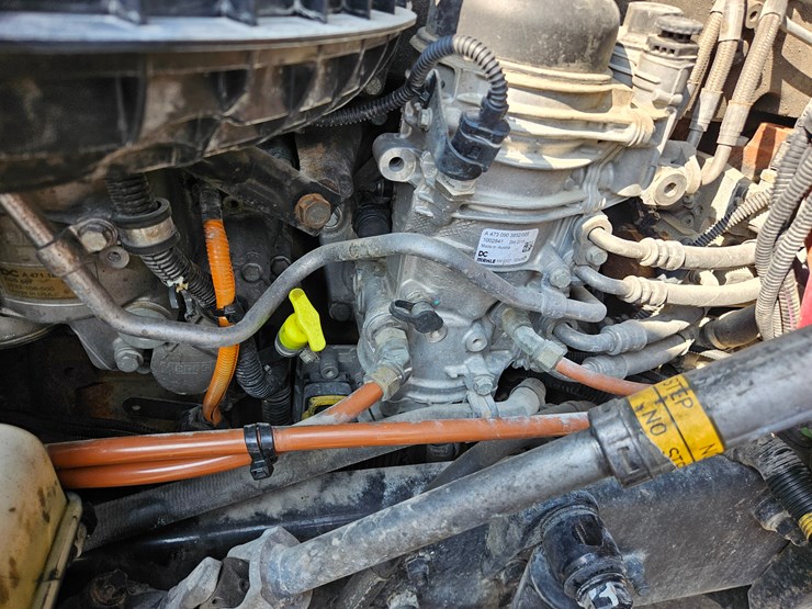 2016-freightliner-cascadia-125-image-35