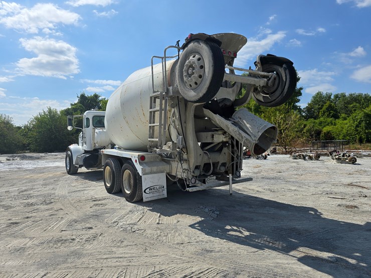 2014-peterbilt-365-image-19