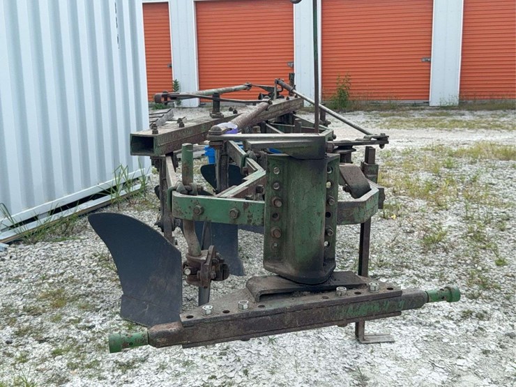 john-deere-4-bottom-plow-image-4