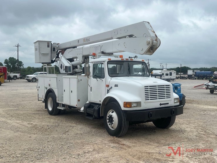 2000-international-4700-image-1