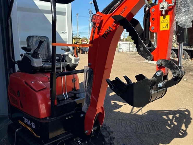 new-tpm-industrial-co-mini-excavator-model-tpm-16-image-4