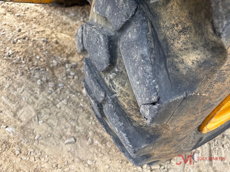 2016-jcb-510-56-image-11