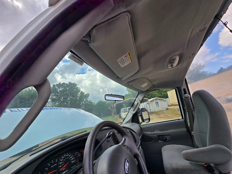 2008-ford-e450-image-48