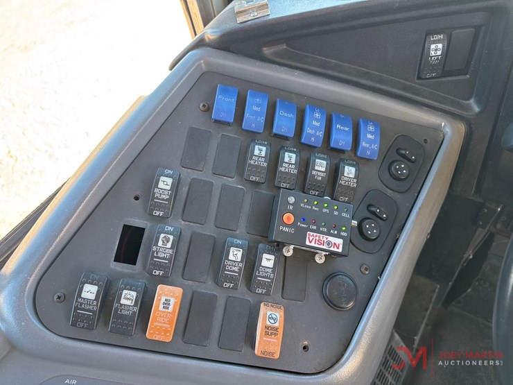 2011-international-111-image-24