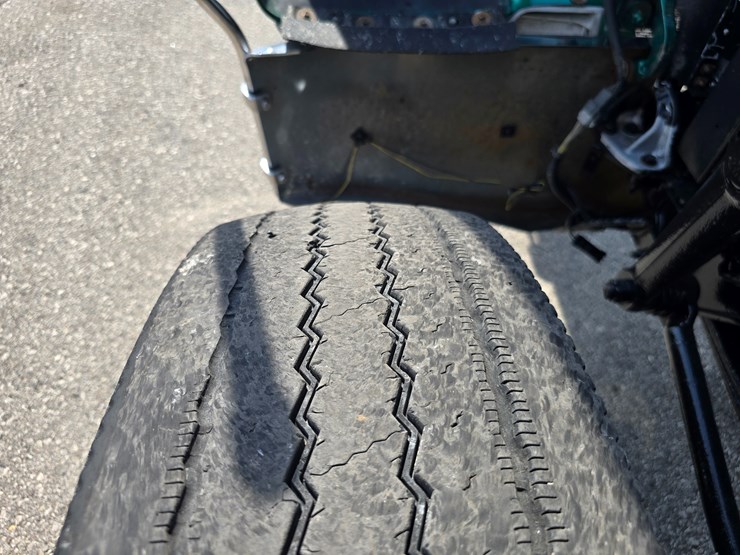 2014-peterbilt-388-image-61