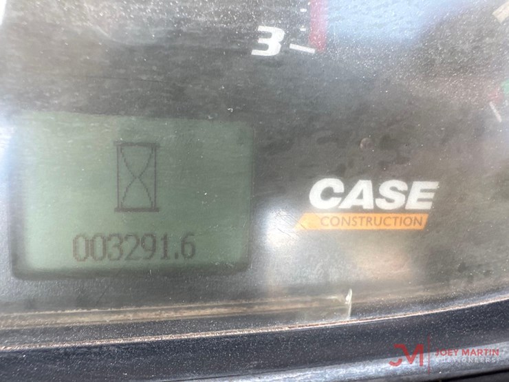 2016-case-580sn-image-23