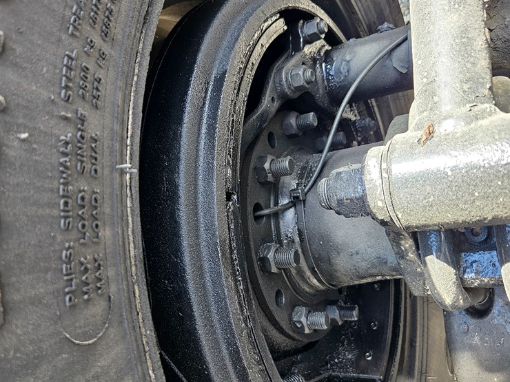 2010-peterbilt-389-image-96