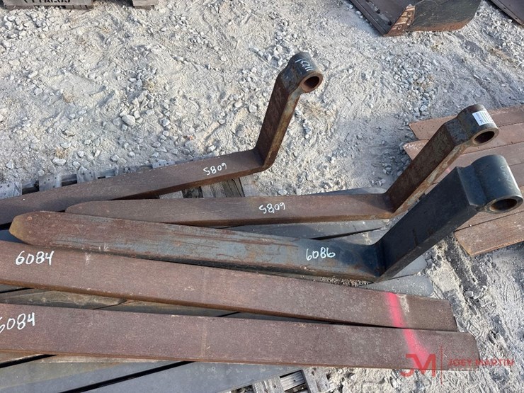 (1)-48"-telehandler-fork-image-1