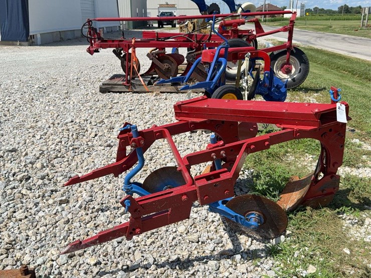 2-bottom-fast-hitch-plow-image-6